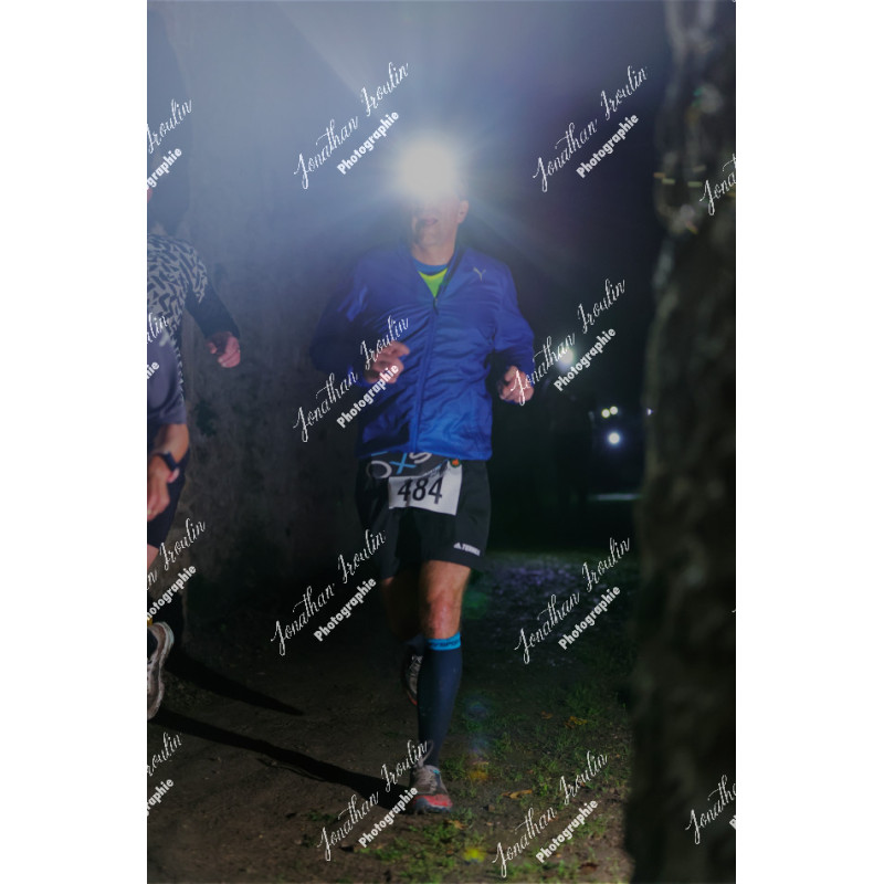 2025-11-15_21-35-44_JI_L7868_ps
