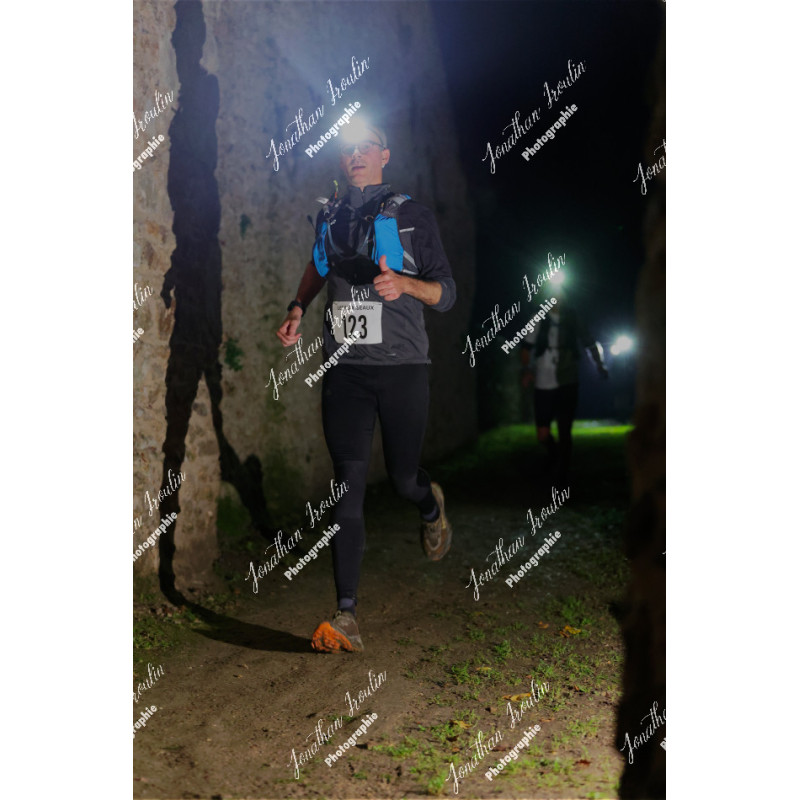 2025-11-15_21-37-54_JI_L7993_ps