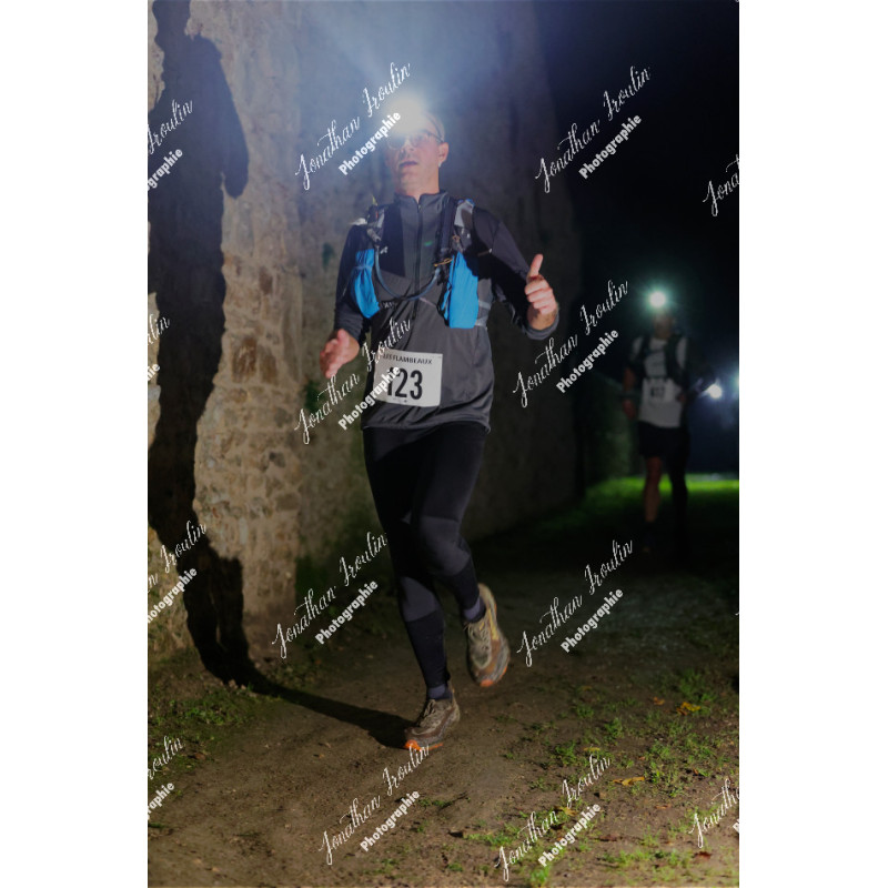 2025-11-15_21-37-55_JI_L7994_ps