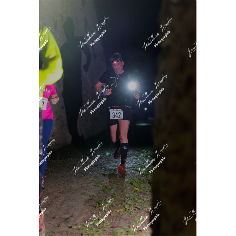 2025-11-15_21-38-50_JI_L8051_ps