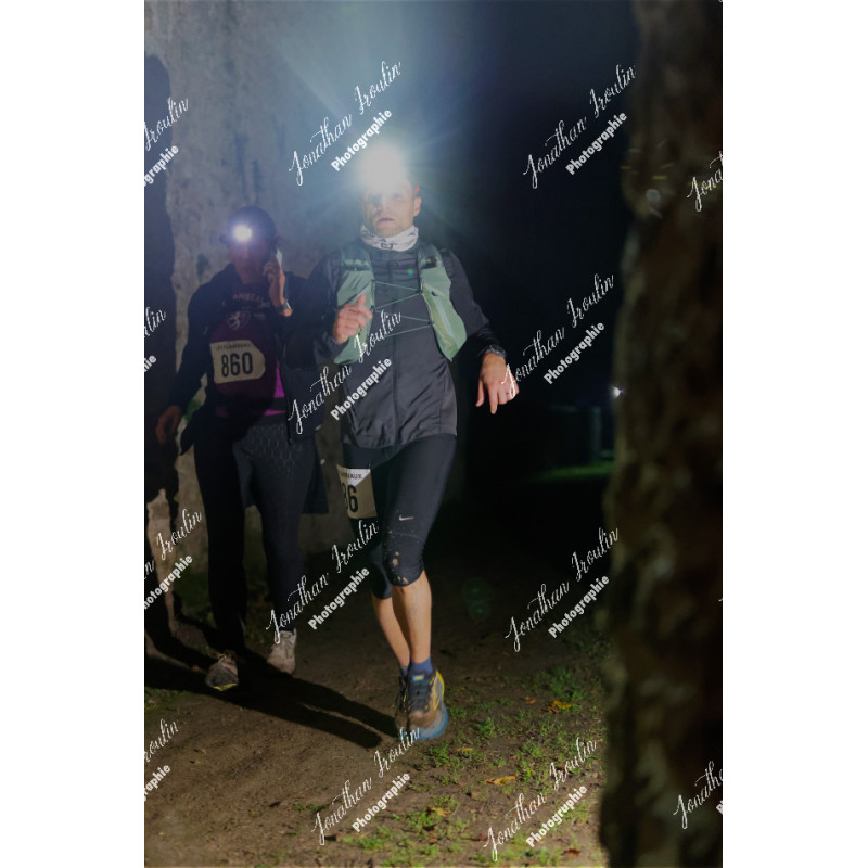 2025-11-15_21-39-43_JI_L8106_ps