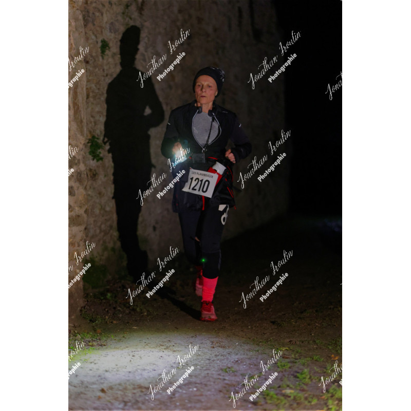 2025-11-15_21-40-51_JI_L8180_ps