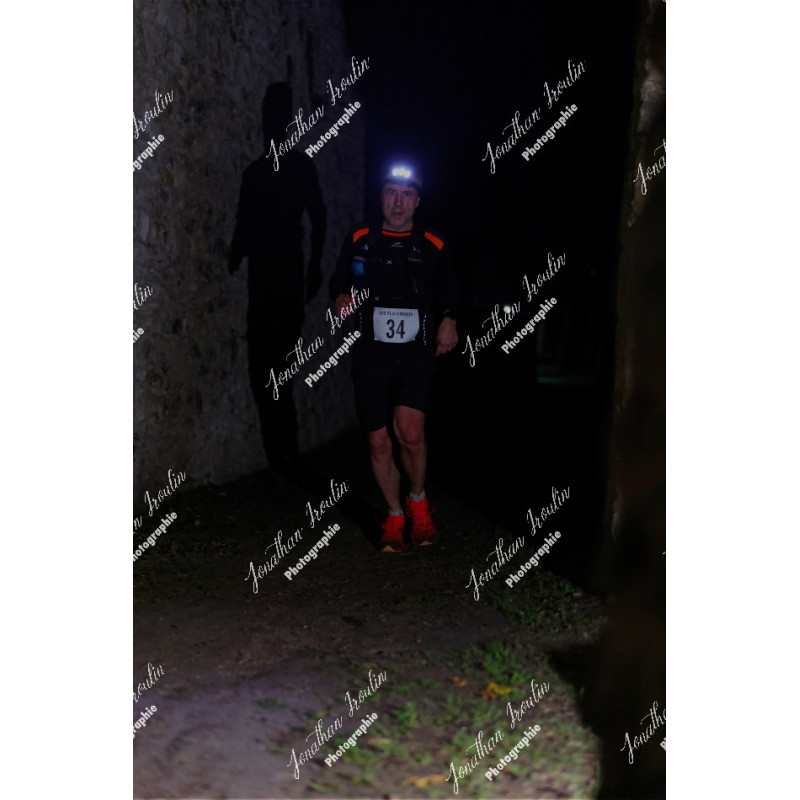 2025-11-15_21-40-56_JI_L8185_ps