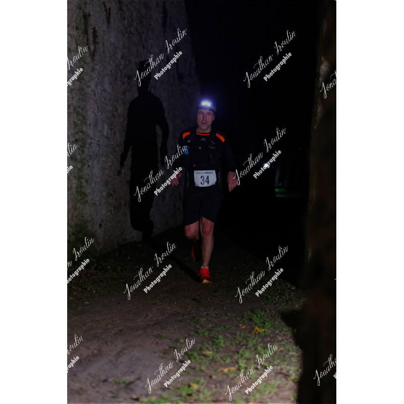 2025-11-15_21-40-56_JI_L8186_ps