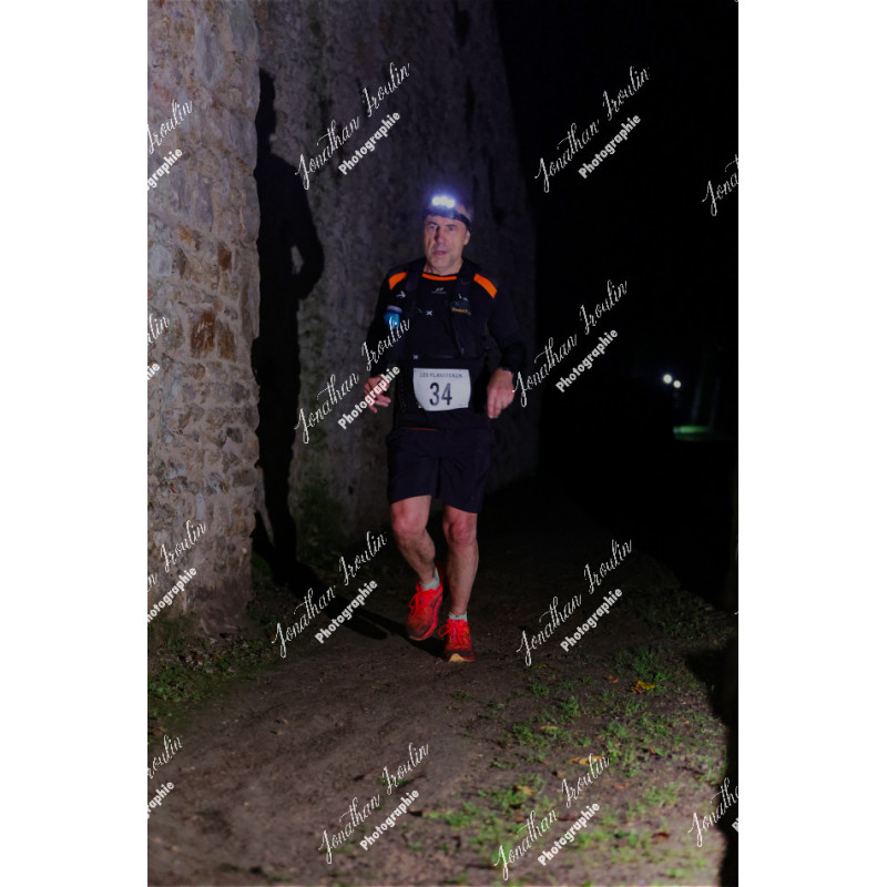 2025-11-15_21-40-57_JI_L8188_ps