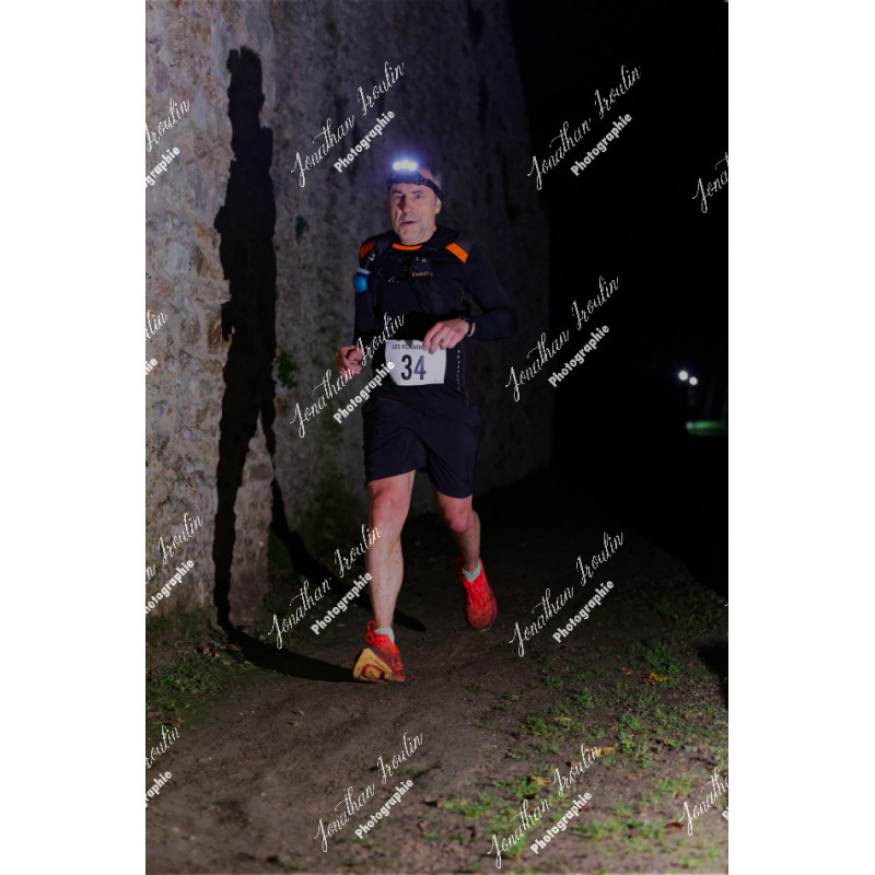 2025-11-15_21-40-57_JI_L8189_ps