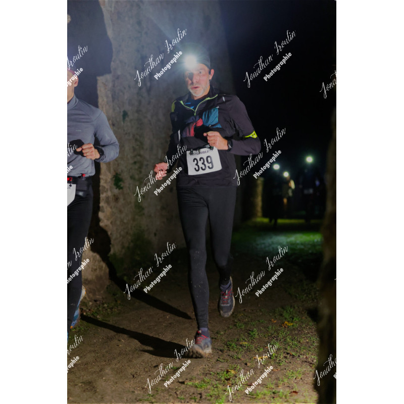 2025-11-15_21-41-17_JI_L8200_ps