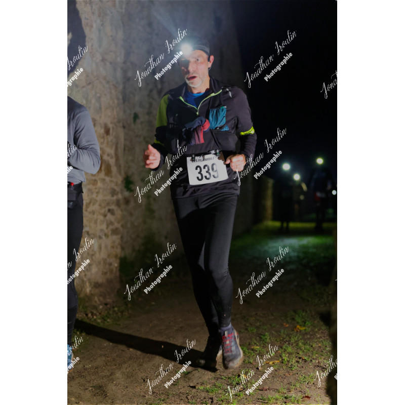 2025-11-15_21-41-17_JI_L8201_ps