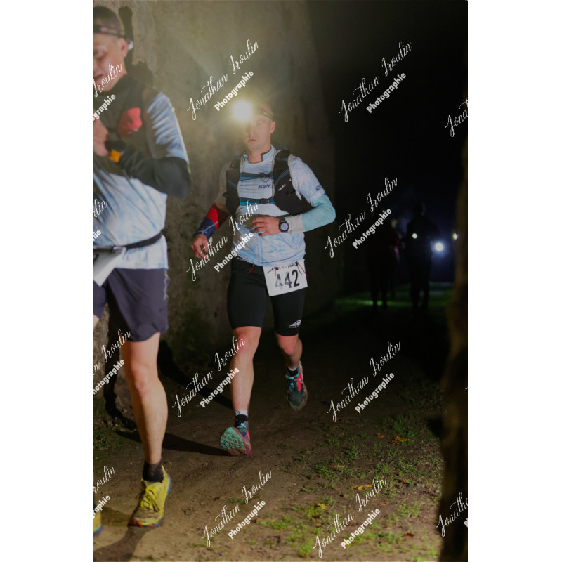 2025-11-15_21-41-25_JI_L8214_ps