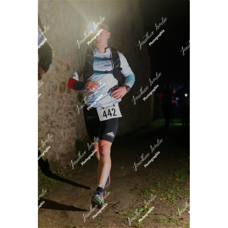 2025-11-15_21-41-25_JI_L8216_ps
