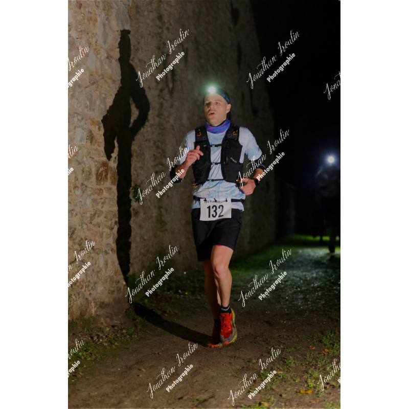 2025-11-15_21-42-20_JI_L8300_ps