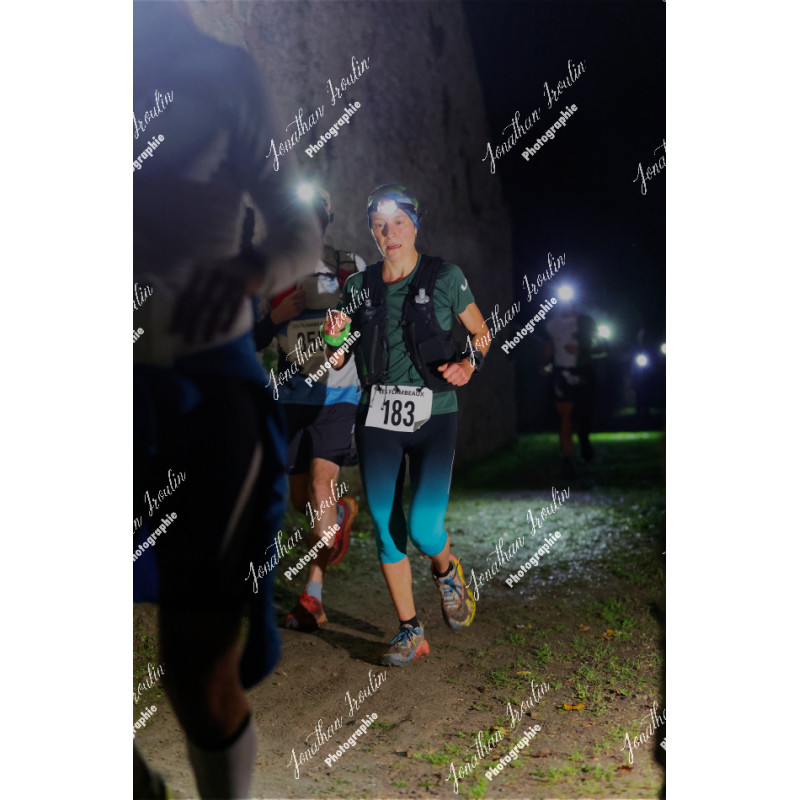 2025-11-15_21-42-25_JI_L8306_ps