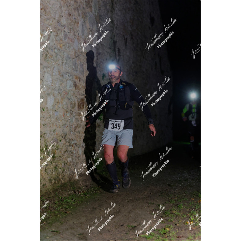 2025-11-15_21-42-58_JI_L8349_ps