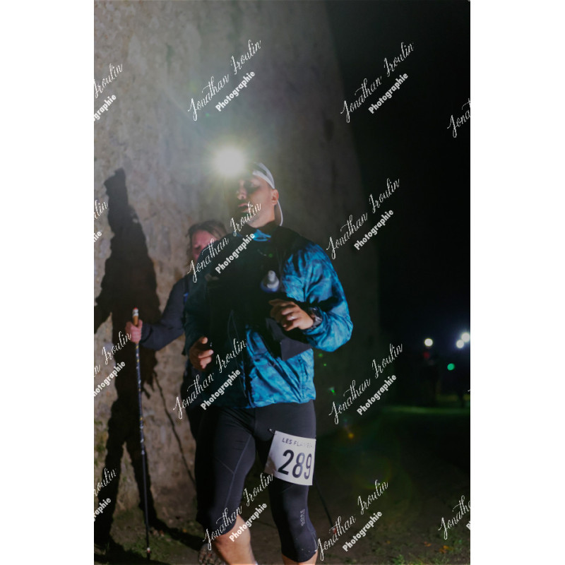 2025-11-15_21-46-21_JI_L8564_ps