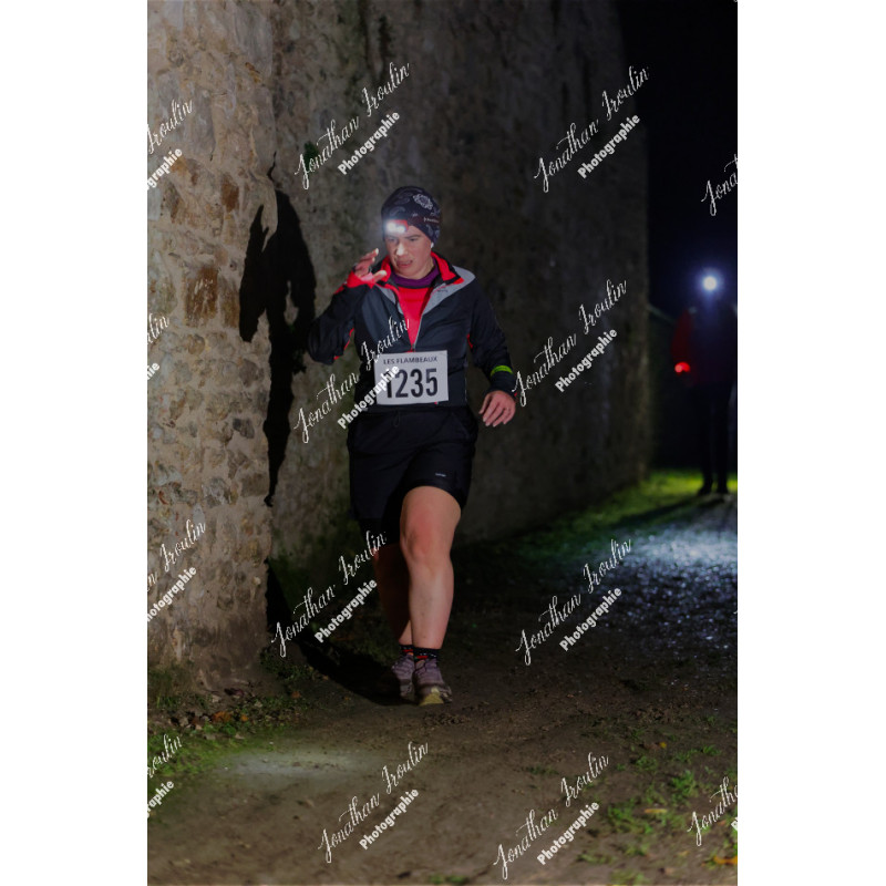 2025-11-15_21-46-29_JI_L8573_ps