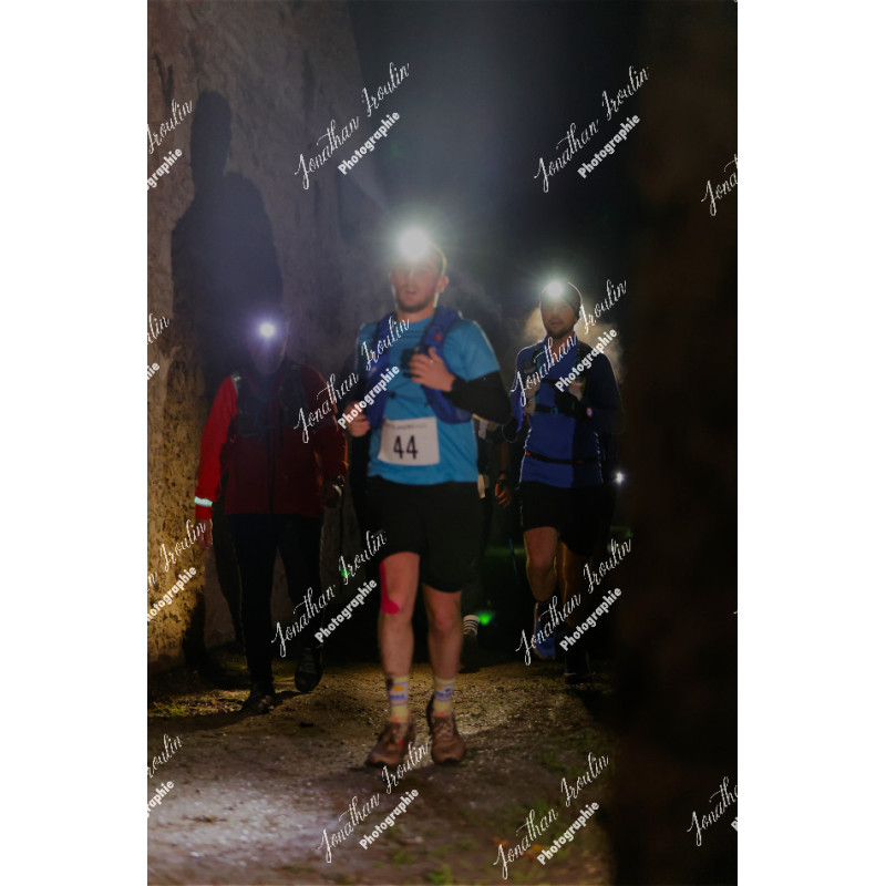 2025-11-15_21-46-33_JI_L8577_ps