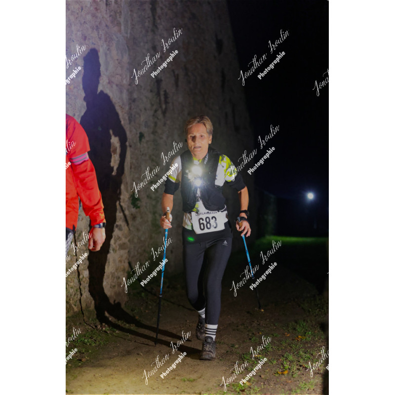 2025-11-15_21-46-36_JI_L8582_ps