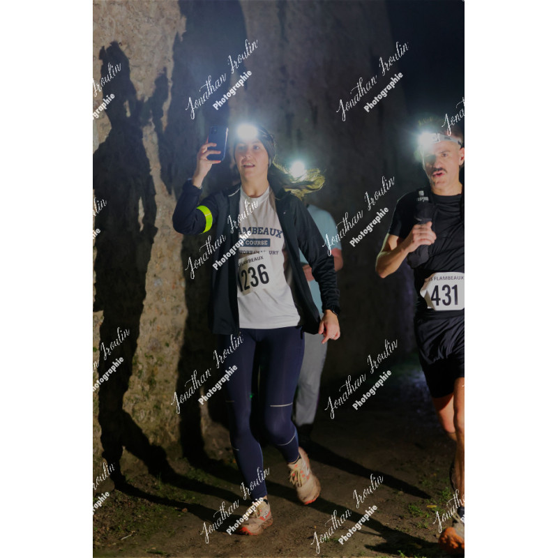 2025-11-15_21-47-38_JI_L8637_ps
