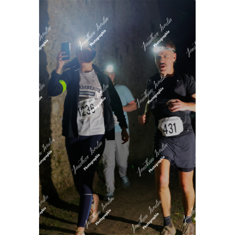 2025-11-15_21-47-38_JI_L8638_ps