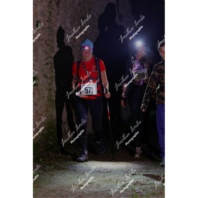 2025-11-15_21-47-53_JI_L8662_ps