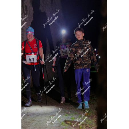 2025-11-15_21-47-53_JI_L8664_ps