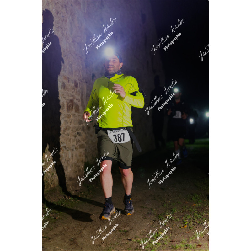 2025-11-15_21-48-10_JI_L8685_ps