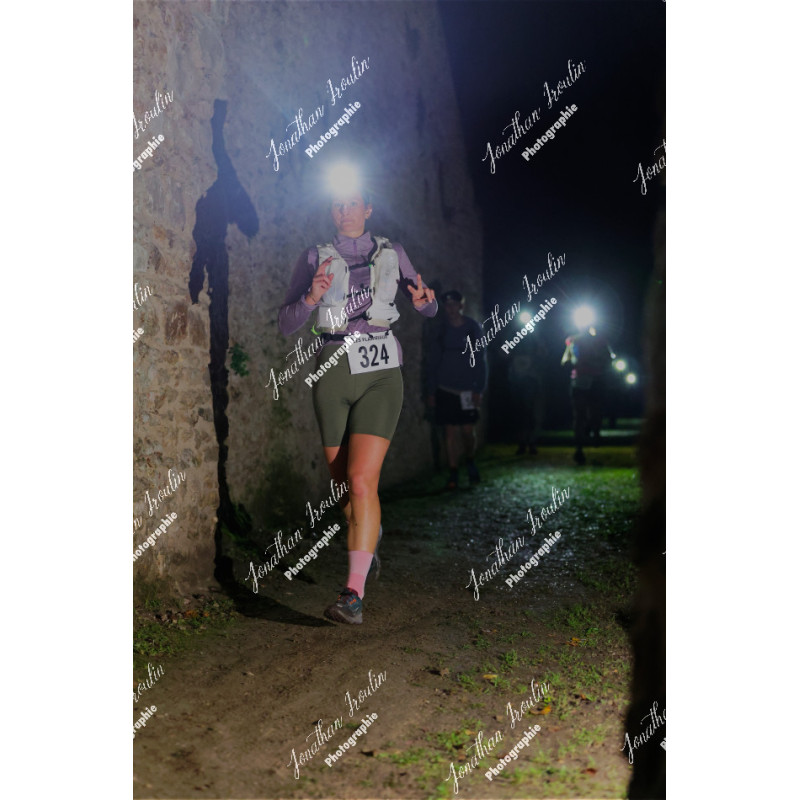 2025-11-15_21-50-28_JI_L8810_ps