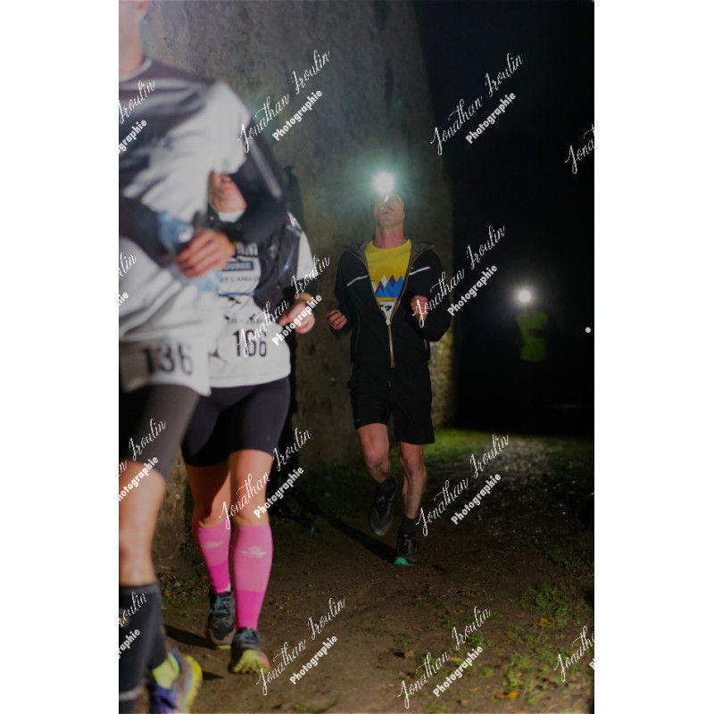 2025-11-15_21-52-25_JI_L8953_ps
