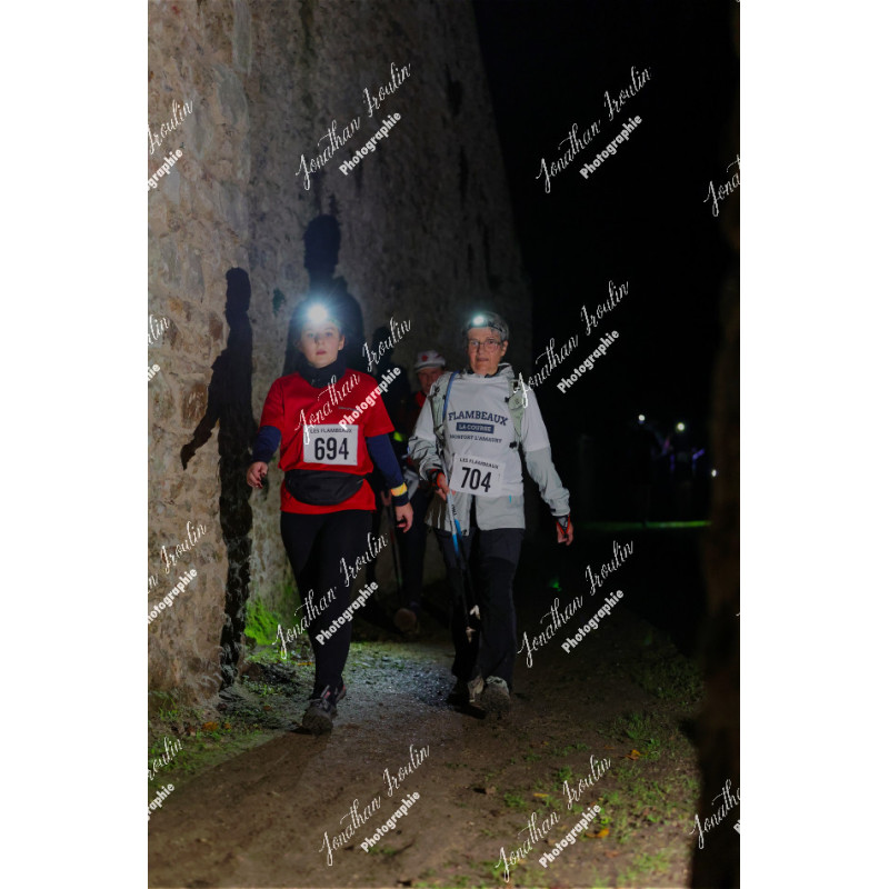 2025-11-15_22-04-06_JI_L9499_ps