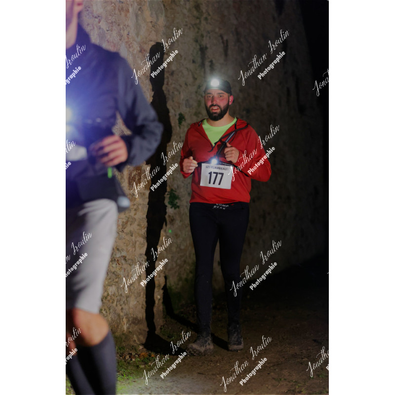2025-11-15_22-09-47_JI_L9689_ps