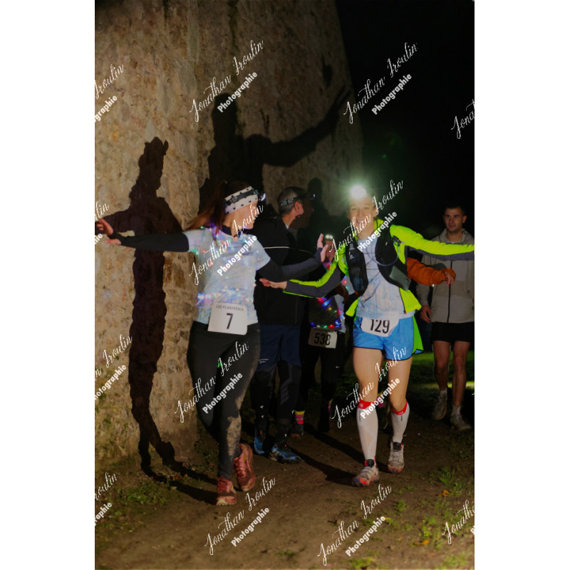 2025-11-15_22-18-39_JI_L9973_ps