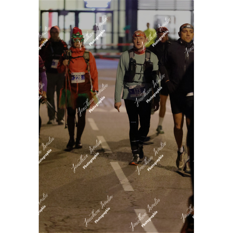 2025-12-06_18-00-10_JI_L2867_ps