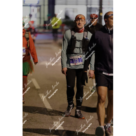 2025-12-06_18-00-12_JI_L2872_ps
