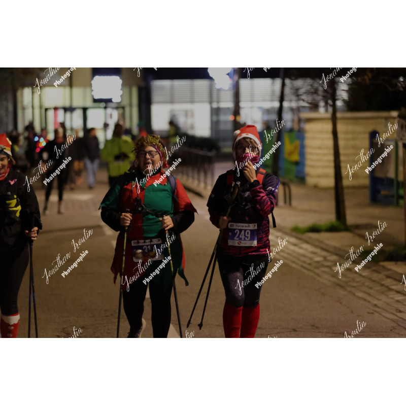 2025-12-06_18-00-38_JI_L2915_ps