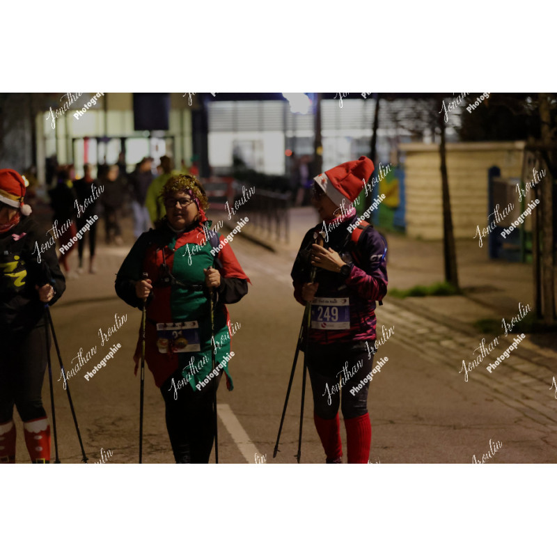 2025-12-06_18-00-39_JI_L2924_ps