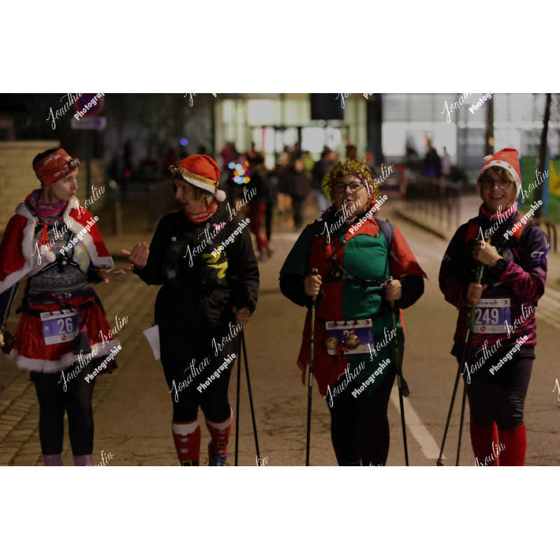 2025-12-06_18-00-40_JI_L2930_ps
