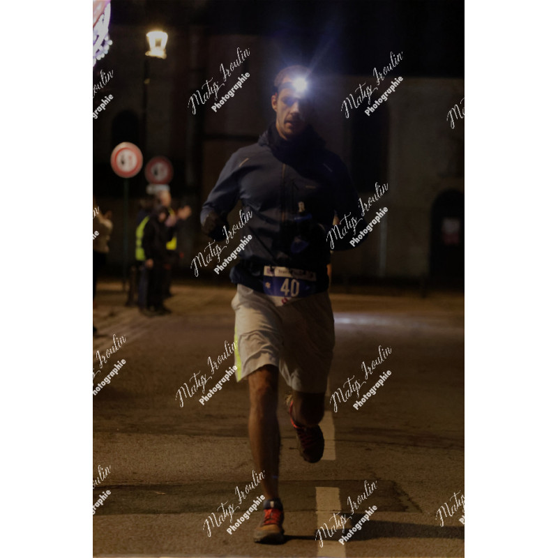 2025-12-06_19-03-37_MAI_5554_ps