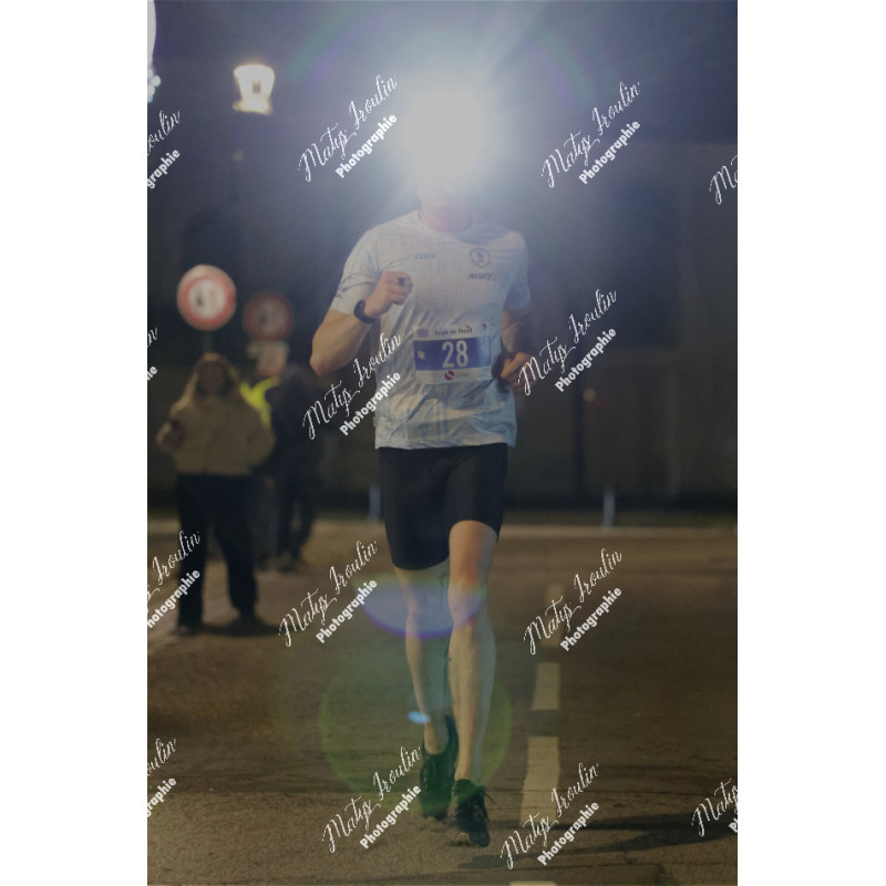 2025-12-06_19-03-52_MAI_5575_ps