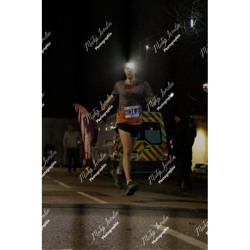 2025-12-06_19-05-12_MAI_5598_ps