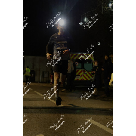 2025-12-06_19-05-48_MAI_5611_ps