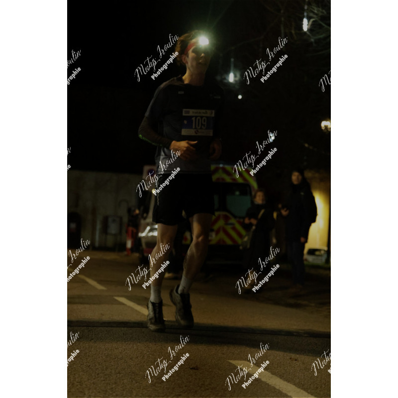 2025-12-06_19-05-48_MAI_5612_ps