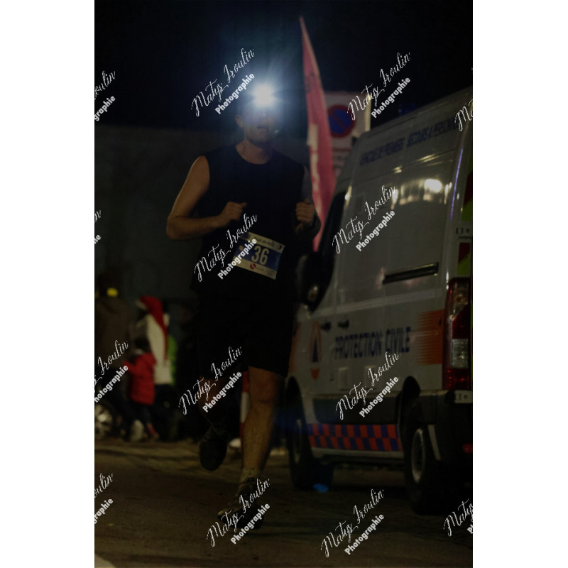 2025-12-06_19-15-03_MAI_5769_ps