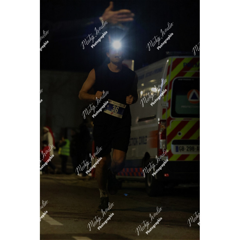 2025-12-06_19-15-03_MAI_5771_ps