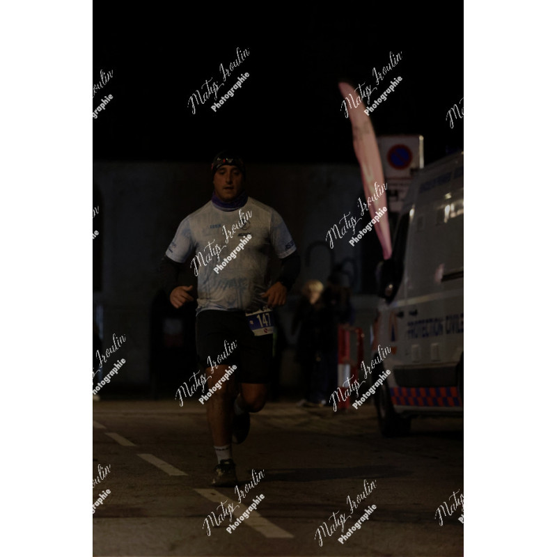 2025-12-06_19-20-13_MAI_5805_ps