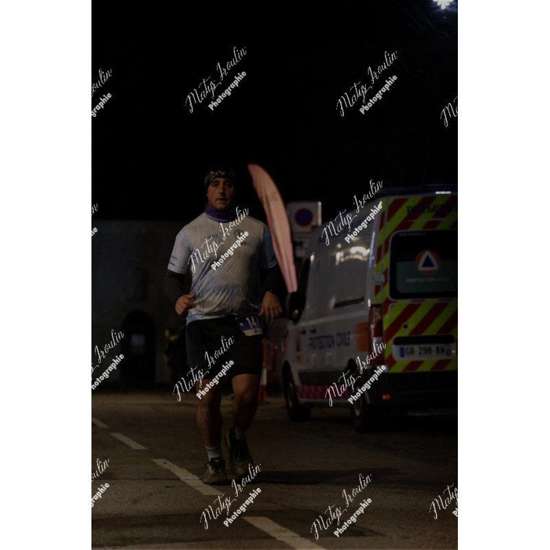 2025-12-06_19-20-14_MAI_5809_ps