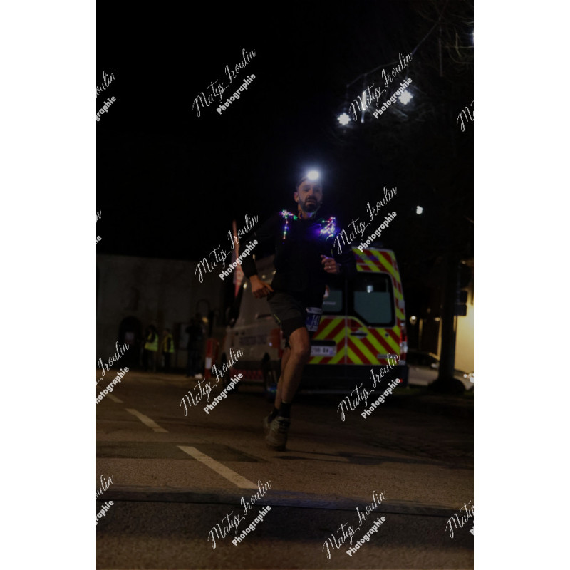 2025-12-06_19-21-42_MAI_5859_ps