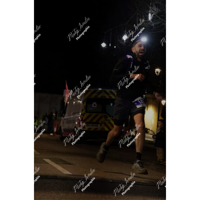 2025-12-06_19-21-42_MAI_5861_ps
