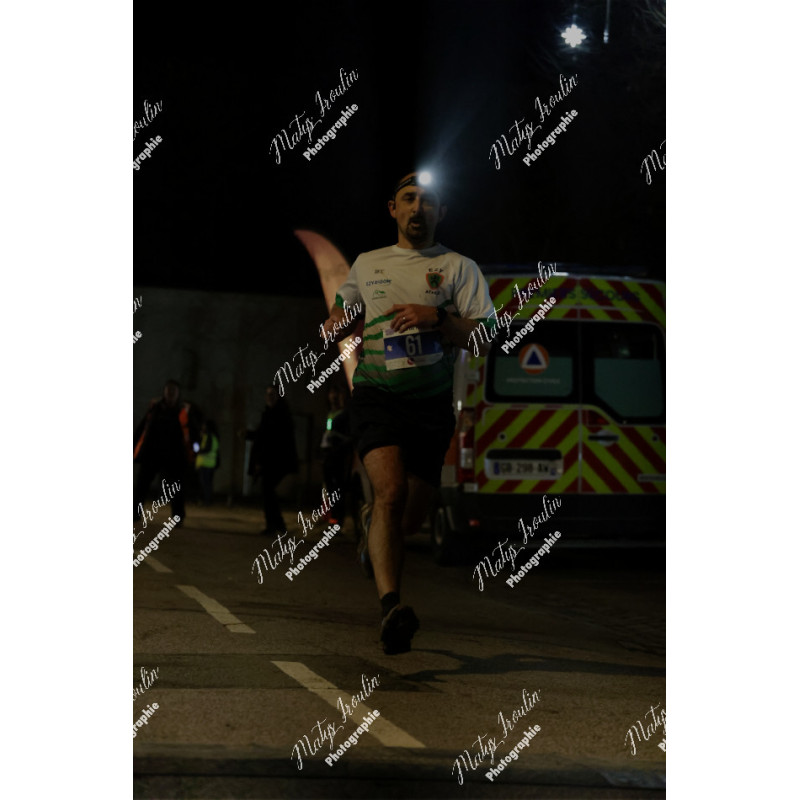 2025-12-06_19-23-31_MAI_5908_ps