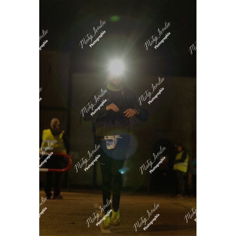 2025-12-06_19-26-34_MAI_6001_ps