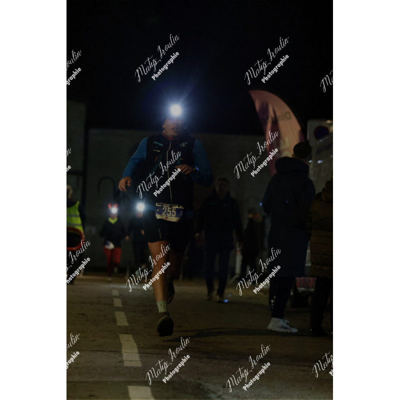 2025-12-06_19-51-52_MAI_7005_ps
